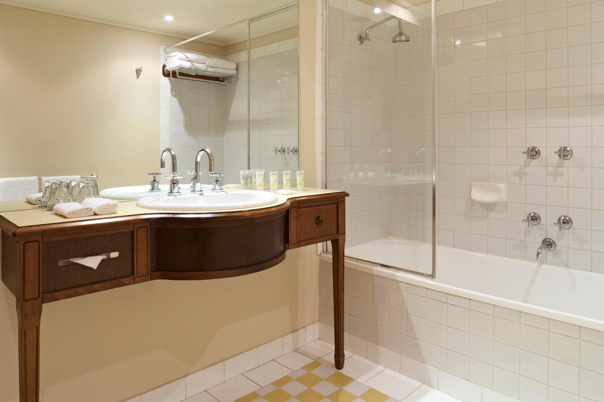 Studio Apartment,1212327688:JPEG