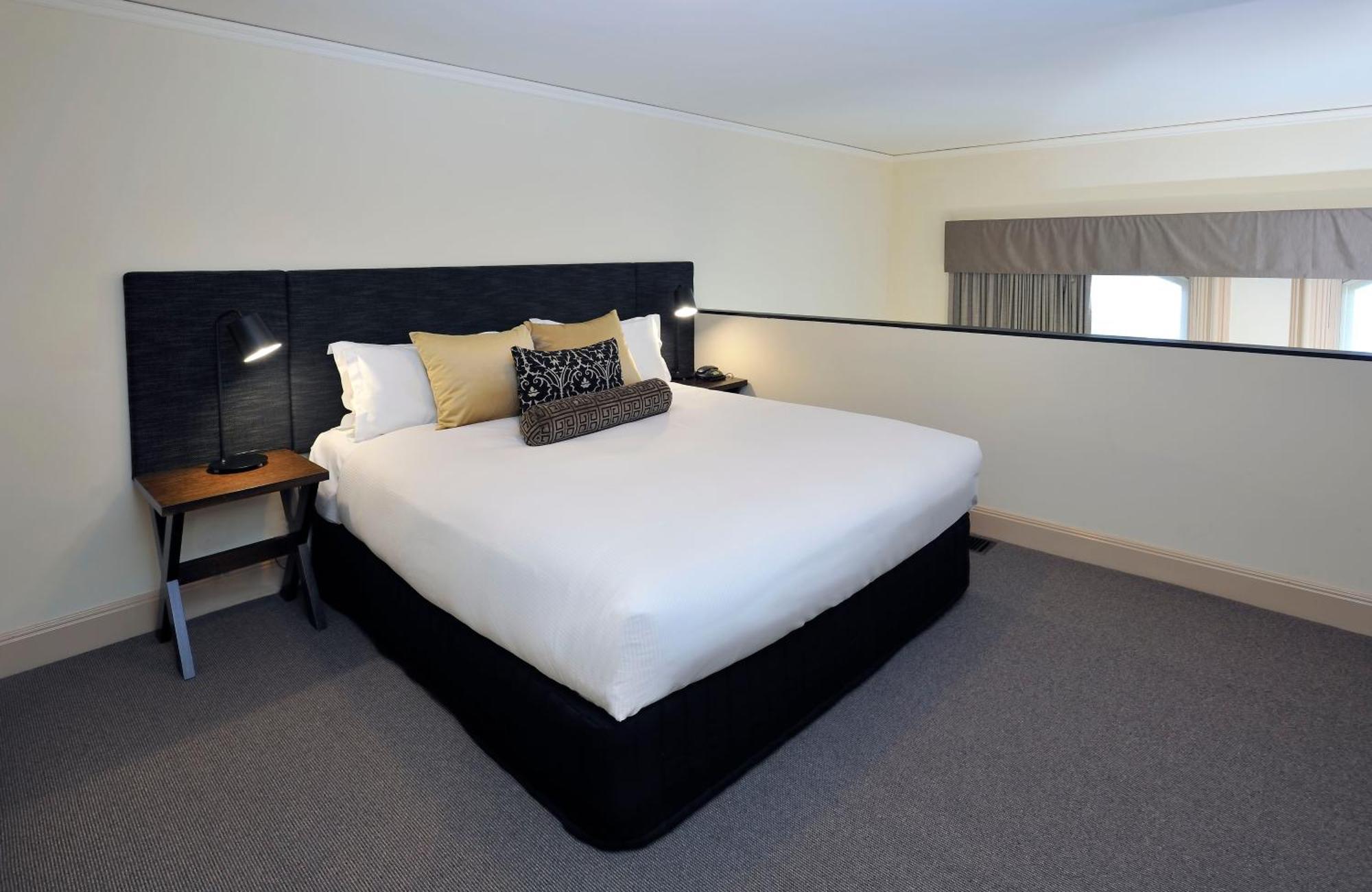 Executive Two-Bedroom Apartment,65969407:JPEG